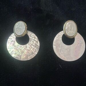Lustrous Mother of Pearl Gold Tone Hanging Pierced Earrings Lightweight Neutral